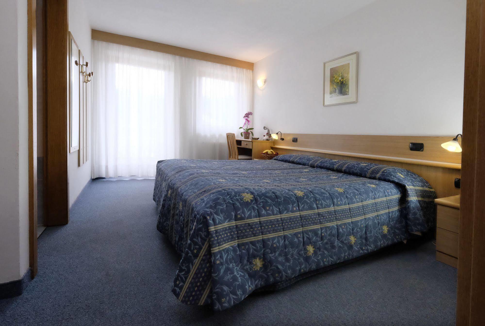 Albergo Antico Предаццо Экстерьер фото