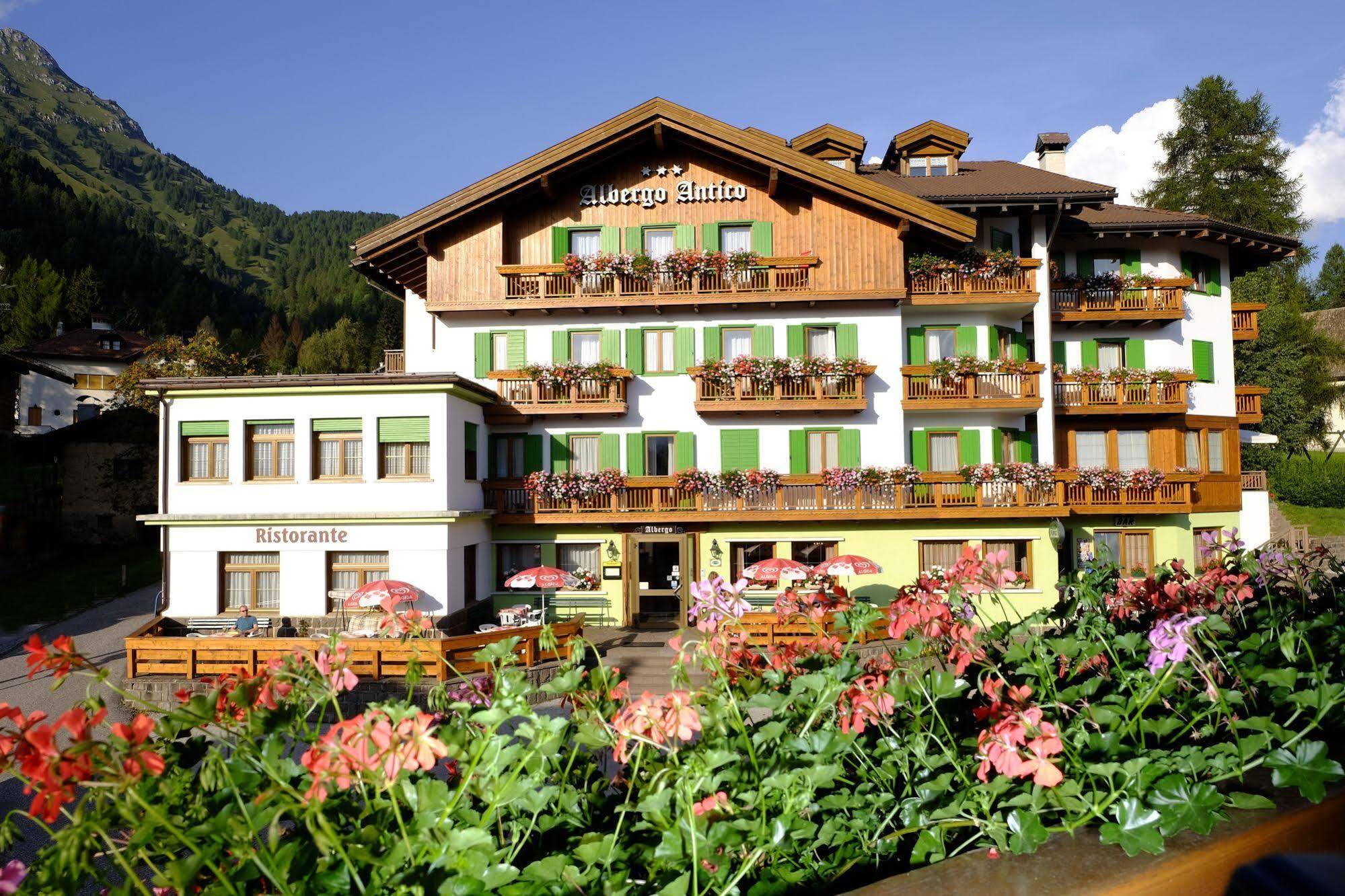 Albergo Antico Предаццо Экстерьер фото
